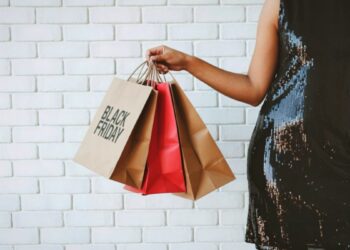 Pesquisa aponta crescimento do consumo da Gen Z em shoppings.