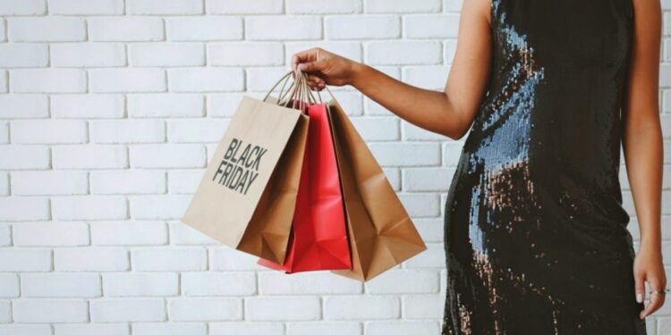 Pesquisa aponta crescimento do consumo da Gen Z em shoppings.