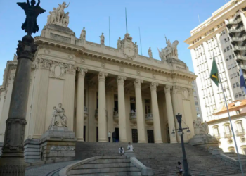 Mudanças na Alerj levam à nova eleição para presidente da Casa.