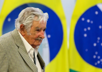 A UFABC concede postumamente o título de Doutor Honoris Causa a José “Pepe” Mujica, ex-presidente do Uruguai, reconhecendo sua contribuição à política, educação e causas humanitárias