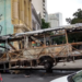 Estudo revela que 190 mil estudantes no Rio de Janeiro tiveram deslocamento interrompido devido à violência armada. Bloqueios de transporte prejudicam aprendizado e aumentam desigualdade territorial.