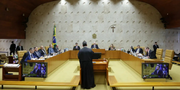 O STF decidiu encerrar a CPMI do INSS, invalidando a prorrogação concedida por André Mendonça. Comissão investigava descontos indevidos em benefícios e irregularidades no Banco Master.