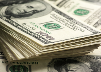 Especialistas e autoridades alertam que a ofensiva dos Estados Unidos contra o Irã pode gerar custos imediatos de até US$ 130 bilhões e trilhões em décadas, incluindo manutenção militar e benefícios a veteranos.
