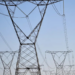 Leilão de transmissão de energia de 2026 garante R$ 3,3 bilhões em investimentos, com obras em 11 estados e geração de mais de 8 mil empregos.