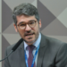 Debate sobre o teto do funcionalismo público volta à pauta com críticas de defasagem salarial e proposta de revisão com base na inflação acumulada.