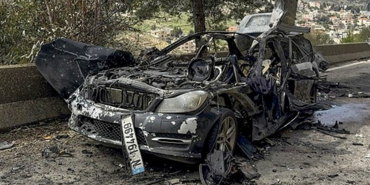 A morte de jornalistas no sul do Líbano após bombardeio atribuído a Israel intensifica preocupações sobre a segurança da imprensa e a escalada do conflito no Oriente Médio.