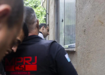Ministério Público investiga operação do Bope no Morro dos Prazeres que deixou oito mortos, incluindo um morador inocente. Caso reacende debate sobre letalidade policial.