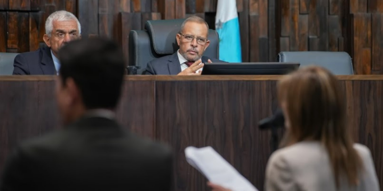 Alerj aprova isenção de ICMS para insumos e equipamentos de saúde até 2026. Medida busca conter custos e fortalecer o setor no Rio de Janeiro.