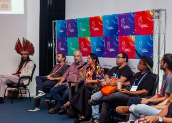 Lideranças indígenas se encontram em Niterói no “Encontro com Arariboia”, com debates, arte e encenação histórica, reforçando a herança ancestral do município.