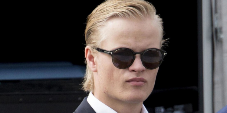 O Ministério Público da Noruega solicita sete anos e sete meses de prisão para Marius Borg Hoiby, filho da princesa herdeira Mette-Marit, por 40 acusações de crimes sexuais e violência.