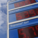 Analistas do setor petrolífero saudita projetam que preços do Brent podem alcançar US$ 180 por barril se o conflito entre Estados Unidos, Israel e Irã se estender até o final de abril, com efeitos globais sobre energia e economia.