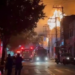 Fábrica de mesas de sinuca no Brás, São Paulo, é tomada por incêndio desde sábado à noite. Equipes de bombeiros trabalham para controlar as chamas; não há feridos.
