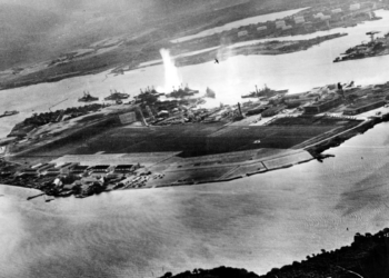 Japão minimiza declaração de Trump sobre Pearl Harbor e relembra que países estavam em guerra na época do ataque.