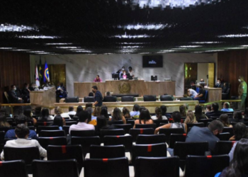 Defesa abandona julgamento de Henry Borel e Justiça dissolve júri no Rio