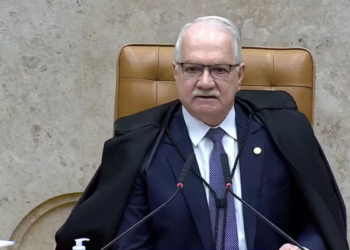 Caso Banco Master pressiona STF após revelação de mensagens atribuídas a Moraes; Fachin promete anunciar medidas nos próximos dias.