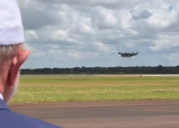 Lula acompanha voo do eVTOL da Embraer em Gavião Peixoto (SP). Tecnologia representa avanço da engenharia brasileira.