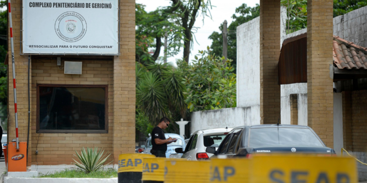 Servidor é exonerado após transferir preso em carro pessoal blindado no Rio. Caso descumpriu regras da Seppen.