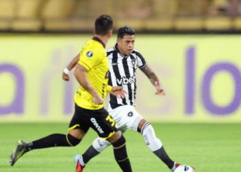 O Botafogo empatou com o Barcelona de Guayaquil no Equador pelo jogo de ida da Pré-Libertadores. A vaga na fase de grupos da Libertadores será decidida na próxima semana no Rio de Janeiro.