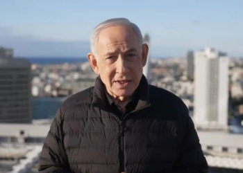 Israel aumenta campanha militar contra o Irã, com ataques em Teerã e retaliações do IRGC. Netanyahu cita mortes de civis iranianos e reforça aliança com os EUA.