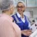 Projeto Saúde em Ação leva oficinas de alimentação saudável a Nova Iguaçu, com foco na prevenção de obesidade, diabetes e hipertensão, priorizando mulheres em vulnerabilidade social.