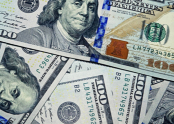 Escalada no Oriente Médio faz petróleo disparar, dólar subir e aumenta incerteza sobre inflação e juros no Brasil. Risco no Estreito de Ormuz preocupa mercados.