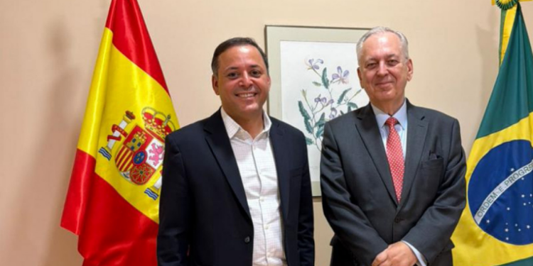 O prefeito de Niterói, Rodrigo Neves, encontrou autoridades espanholas para discutir investimentos privados, cooperação internacional e a participação na reunião do OIDP em 2027.