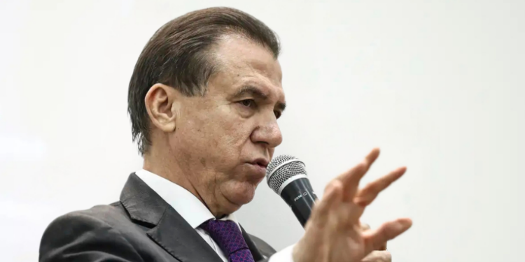 O governo estuda acelerar medidas sobre jornada de trabalho caso PEC não avance no Congresso. Saldo do Caged em janeiro registrou 112 mil novos empregos com carteira assinada.