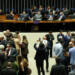 Abertura da janela partidária de 2026 possibilita que deputados federais, estaduais e distritais mudem de partido sem perder o mandato. Eleições ocorrerão em outubro.