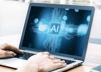 Pesquisadores demonstram que modelos de linguagem de grande escala podem identificar usuários online, mesmo com pseudônimos, levantando preocupações sobre privacidade e cibersegurança.