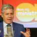 O ministro Paulo Teixeira alerta que aumento do dólar e do petróleo, em razão do conflito no Oriente Médio, pode refletir nos preços dos alimentos no Brasil, afetando produção de carne, soja e milho.