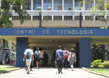 A 17ª Feira de Carreira da Politécnica-UFRJ, de 10 a 12 de março de 2026, oferece mais de 14 mil vagas de estágio, trainee e emprego, com palestras sobre IA, IoT, impressão 3D e sustentabilidade.