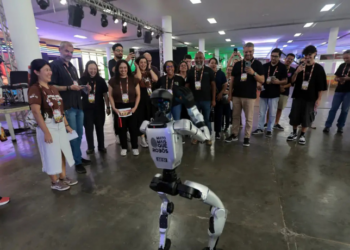 O Torneio de Robótica do Festival SESI de Educação começa nesta sexta-feira no Parque Ibirapuera, com mais de 2 mil alunos criando robôs e soluções inovadoras. Entrada gratuita.