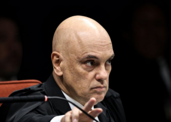 Análise técnica da Polícia Federal sobre dados do celular de Daniel Vorcaro aponta divergências na versão apresentada por Alexandre de Moraes sobre mensagens relacionadas à Operação Compliance Zero.
