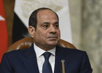 Presidente do Egito, Abdel Fattah al-Sisi, alerta para impacto da escalada no Oriente Médio na economia, queda da libra egípcia e anuncia medidas de fiscalização contra abusos comerciais.