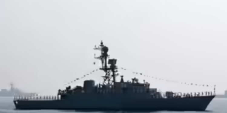 Submarino dos Estados Unidos afunda fragata iraniana no Oceano Índico