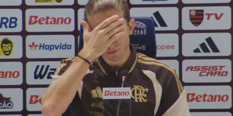 Protestos no Maracanã levam Flamengo a demitir o técnico Filipe Luís