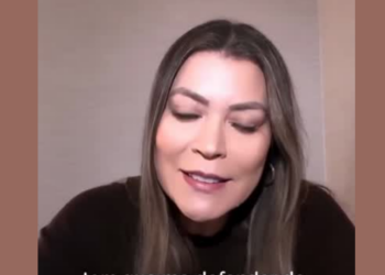 Analine Castro publicou vídeo nas redes sociais criticando a divulgação de imagens feitas por Anthony Garotinho em área reservada do aeroporto Galeão. Episódio ampliou debate sobre privacidade e respeito às mulheres.