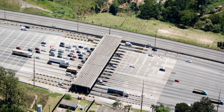 Levantamento aponta crescimento do tráfego nas rodovias de São Paulo e queda no fluxo no Rio de Janeiro