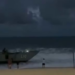 Navio Guarapari da Marinha do Brasil encalhou na Praia da Macumba, no Recreio dos Bandeirantes, após manobra de segurança. Operação para retirada da embarcação será feita com apoio de rebocadores.