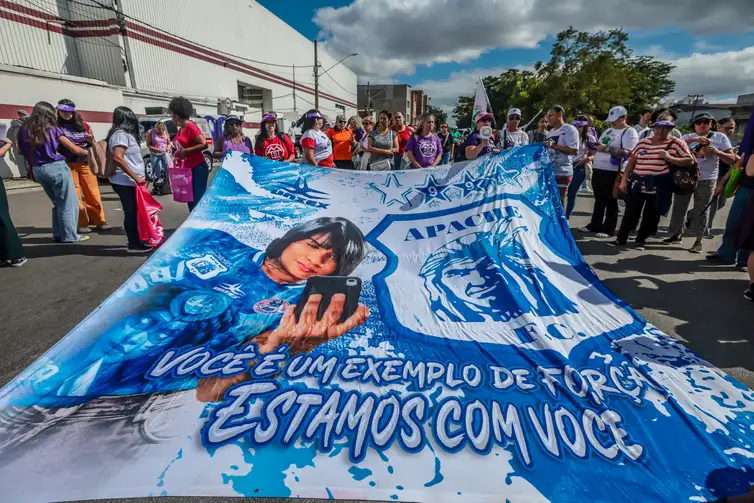 Ato faz homenagem à memória de Tainara Souza Santos, de 31 anos, que morreu após ser atropelada e arrastada pelo ex-companheiro em São Paulo - Foto Paulo Pinto/Agência Brasil