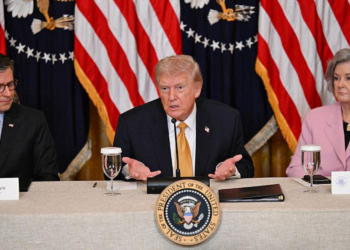 Donald Trump durante evento oficial em Washington. Crédito: Agência internacional.