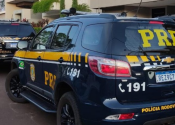 Polícia Federal investiga empresário suspeito de comprar dados sigilosos ligados ao STF.