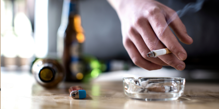 Aumento do IPI sobre cigarros pode elevar preços e reforçar arrecadação.