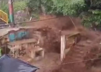 Enchentes em Medellín causam destruição, deixam criança morta e famílias desalojadas após forte temporal.