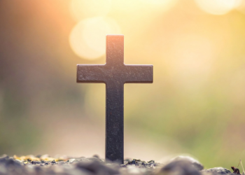 Jovens lideram crescimento de pessoas sem religião no país.