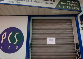 Rio de Janeiro registra primeira morte de paciente infectada com HIV por órgão contaminado; investigação aponta laudos falsos do laboratório PCS e processos seguem em andamento.