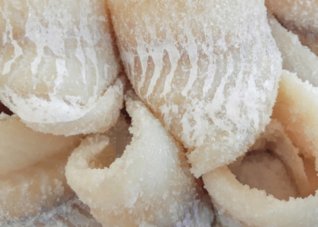 Cesta de Páscoa 2026 terá queda de 5,73%, com redução nos preços de arroz, ovos e azeite compensando alta de chocolates e bacalhau, segundo FGV.