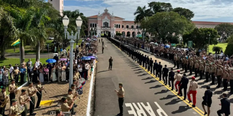 MPF recomenda que Exército aumente número de vagas para mulheres na EsPCEx, após constatar que apenas 40 de 440 vagas são destinadas a candidatas do sexo feminino.