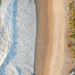 O Inea informa que 20 praias no Rio de Janeiro e Niterói estão próprias para banho durante o feriadão. Confira locais liberados, trechos impróprios e recomendações de segurança.