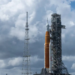 A Missão Artemis II da Nasa, com a espaçonave Orion, iniciou seu sobrevoo lunar tripulado, marcando a primeira missão desse tipo em mais de cinco décadas. Retorno à Terra está previsto para 10 de abril.
